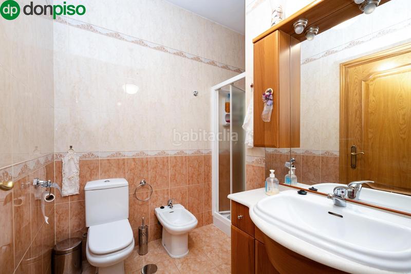 Foto 2f7501b2-5712-4fef-91fd-e170f029ff46. Casa adosada en leones 16 oportunidad de compra . en Albolote