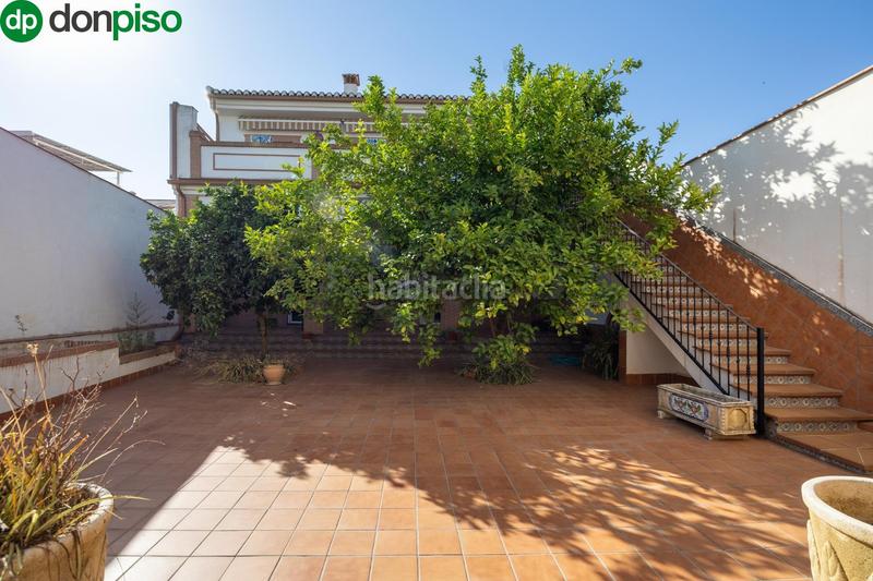 Foto 45b1fed4-bfce-4369-b3d6-07c75359f1d5. Casa adosada en leones 16 oportunidad de compra . en Albolote
