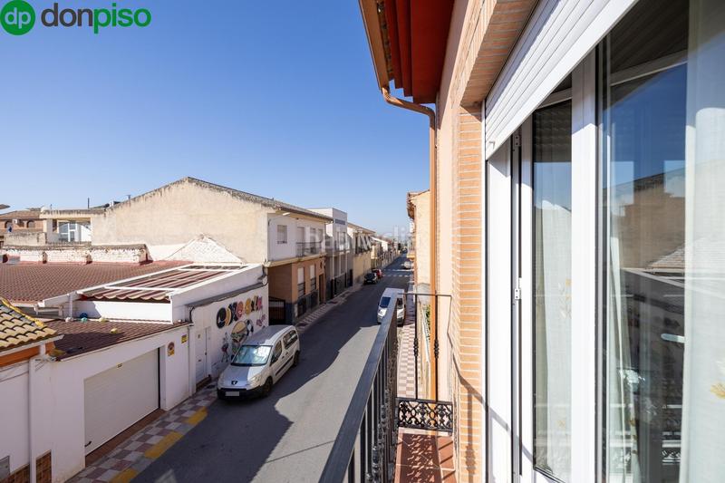 Foto 5bb2a869-20f4-4726-8548-90ff92d616a8. Casa adosada en leones 16 oportunidad de compra . en Albolote