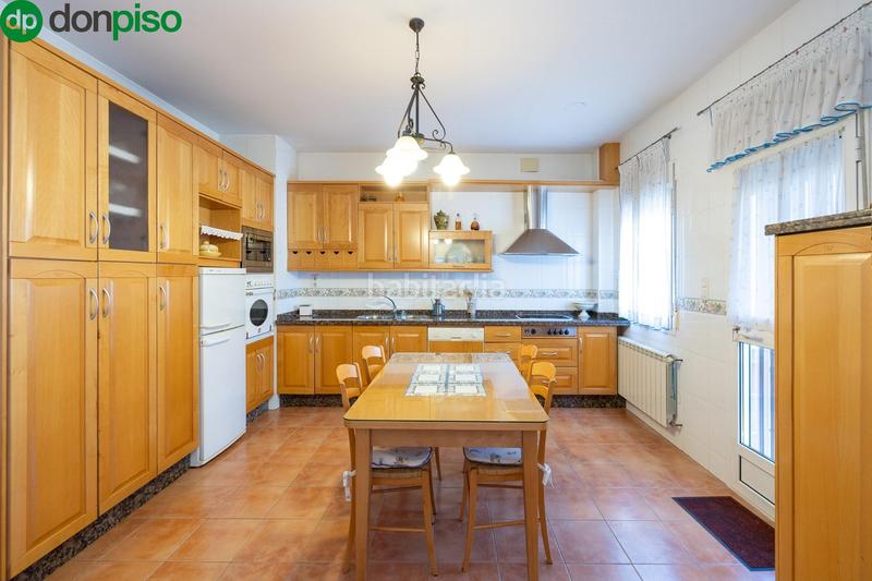 Foto a16a7da8-c30a-4dcb-8bf4-8b873c3458c0. Casa adosada en leones 16 oportunidad de compra . en Albolote