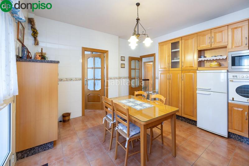 Foto b8884dbb-0abd-413d-8d2c-e327786a3d3b. Casa adosada en leones 16 oportunidad de compra . en Albolote