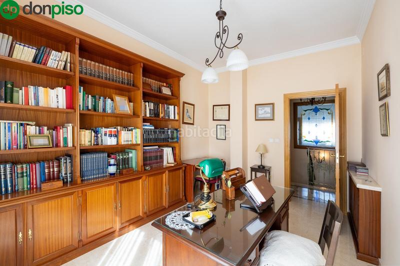 Foto cebf9dee-db2b-498a-b45a-4e81a24be7ce. Casa adosada en leones 16 oportunidad de compra . en Albolote