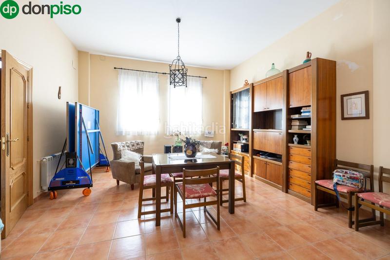 Foto eb177d66-6f82-48b6-b453-ddb74269b37d. Casa adosada en leones 16 oportunidad de compra . en Albolote