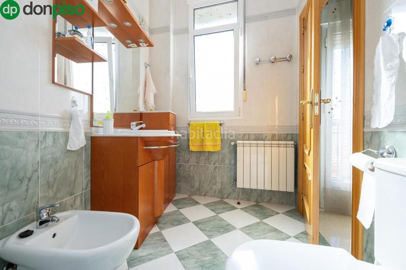 Foto fbcb2550-860d-4ecd-bfcc-71640dae87c7. Casa adosada en leones 16 oportunidad de compra . en Albolote