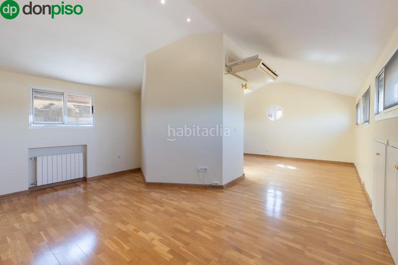 Foto 1c396a35-e531-42f3-a8af-3a1ce69d822c. Reihenhaus mit heizung parking pool in Camino de los Neveros - Serrallo Granada