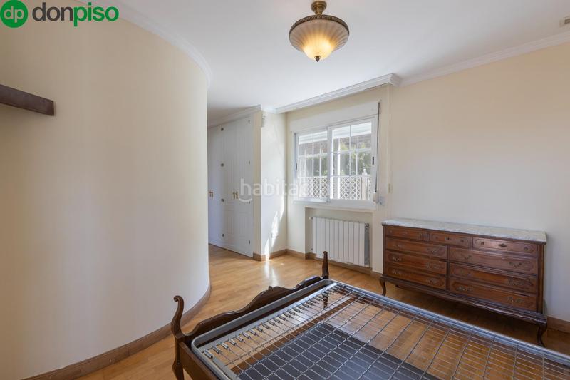 Foto 23466008-6538-4dd3-8360-4f851bece332. Reihenhaus mit heizung parking pool in Camino de los Neveros - Serrallo Granada