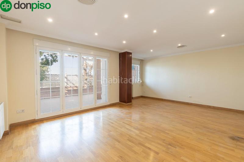 Foto 2833cdf3-9b15-4470-bb5a-65c2e5f2e690. Reihenhaus mit heizung parking pool in Camino de los Neveros - Serrallo Granada