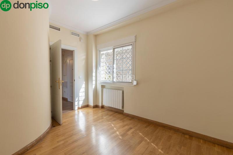 Foto 383c6004-886d-49b2-96cf-565272155ac2. Reihenhaus mit heizung parking pool in Camino de los Neveros - Serrallo Granada