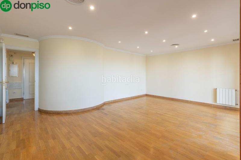 Foto 668d37d2-3536-4af2-af19-4c064b1c1255. Reihenhaus mit heizung parking pool in Camino de los Neveros - Serrallo Granada