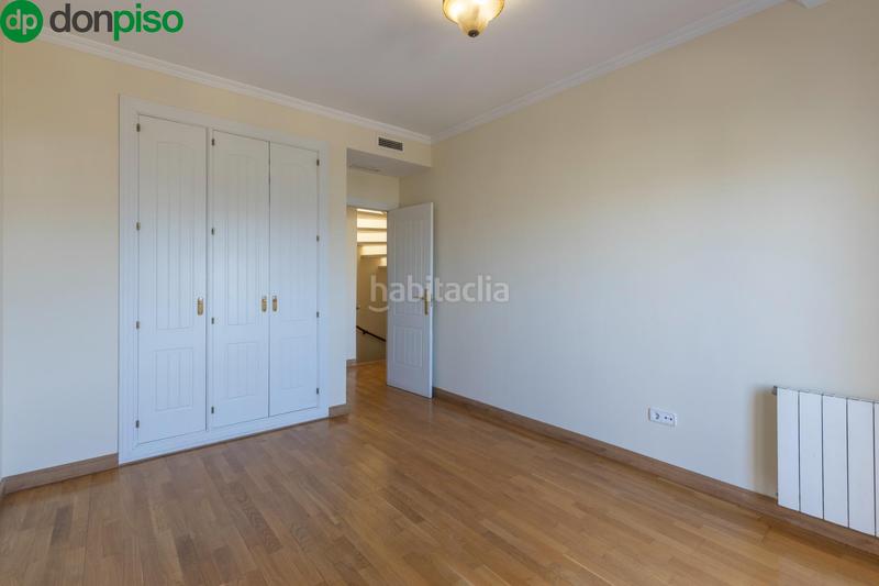 Foto 6b59af93-133e-4080-bc01-683ba8898e9c. Reihenhaus mit heizung parking pool in Camino de los Neveros - Serrallo Granada