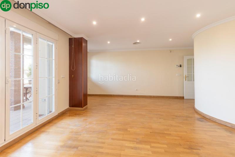 Foto 7163ec67-8546-4c6a-a54f-3d473cb525ba. Reihenhaus mit heizung parking pool in Camino de los Neveros - Serrallo Granada