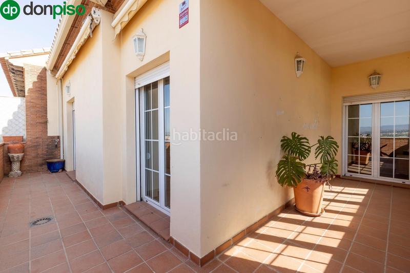 Foto 90b2938d-9bbc-44c2-95ea-c093bd5f9c4c. Reihenhaus mit heizung parking pool in Camino de los Neveros - Serrallo Granada