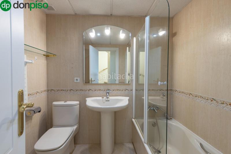 Foto a7fdcf71-1cbc-4d0f-9f8d-89b4e14c353b. Reihenhaus mit heizung parking pool in Camino de los Neveros - Serrallo Granada