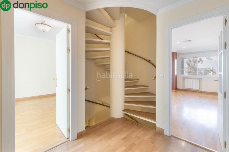 Foto bdb5edfa-4a44-4ba0-873c-dba709520953. Reihenhaus mit heizung parking pool in Camino de los Neveros - Serrallo Granada