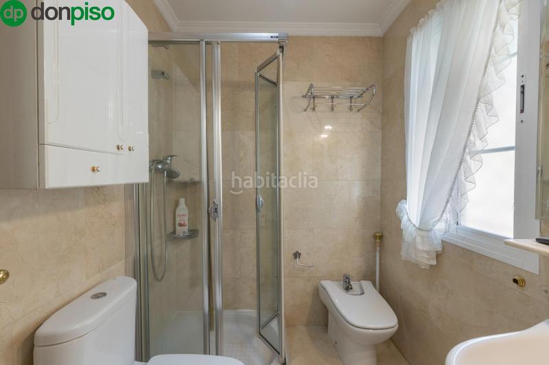 Foto e077a347-321b-4aef-b658-1640969e3a7b. Reihenhaus mit heizung parking pool in Camino de los Neveros - Serrallo Granada