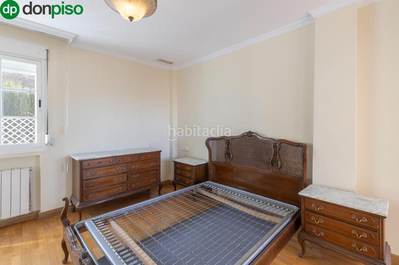 Foto f6d33b19-fbc3-4412-a57d-61230cf2a253. Reihenhaus mit heizung parking pool in Camino de los Neveros - Serrallo Granada