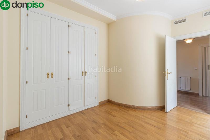 Foto f9f0a040-240a-4a13-acd9-28ce4ebaaefa. Reihenhaus mit heizung parking pool in Camino de los Neveros - Serrallo Granada