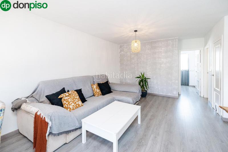 Foto 608c98f1-56e3-4b89-9b9d-4627b3463a0c. Casa adosada en buenavista-jau 14 tu nuevo hogar familiar te espera en el jau. en Santa Fe