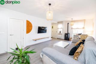 Casa adossada a Buenavista-jau 14. Tu nuevo hogar familiar te espera en el jau.