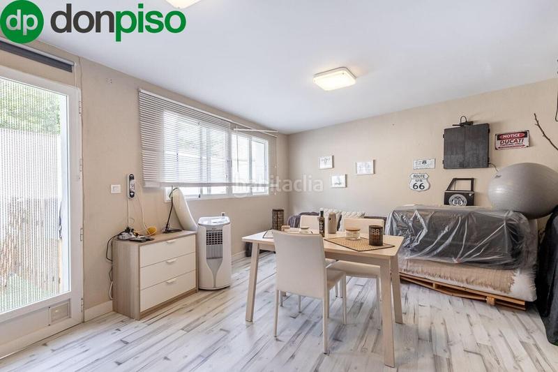 Foto ffbd42c6-baec-41a1-b8fe-c8b701928d99. Casa a schiera con piscina in Cenes de la Vega