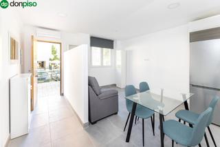 Appartement  Calle friburgo. Inversores !!! gran oportunidad se vende piso en juan pablo ii g