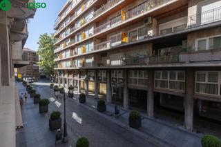 Local commercial  Calle ángel ganivet. Espacio exclusivo en pleno centro de granada  ganivet