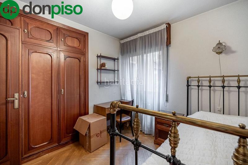 Foto 0bb4f3de-a28b-442c-9ff0-12c40ded8afe. Piso en de la constitucion 22 piso en avda. constitución en Granada