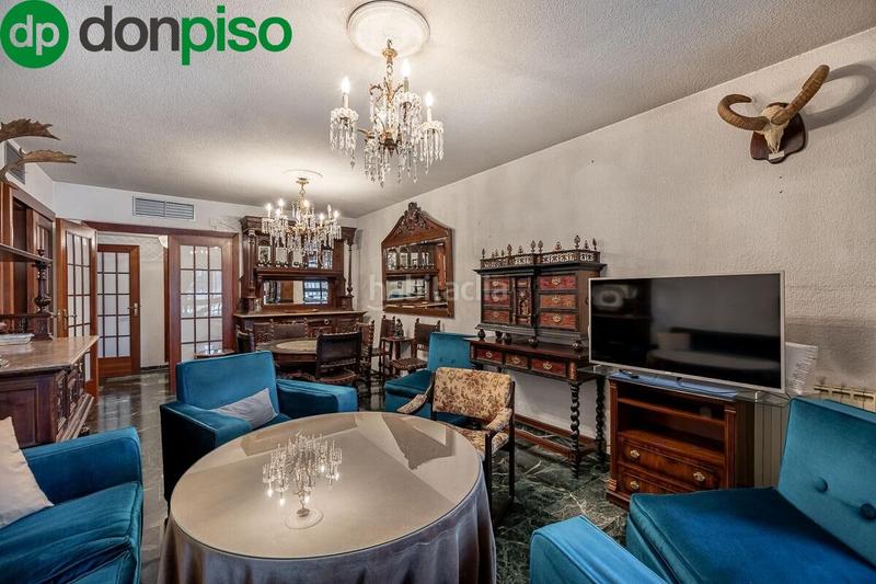 Foto 0c97b3bd-34c7-49f8-97da-fa757f5ca0ef. Piso en de la constitucion 22 piso en avda. constitución en Granada