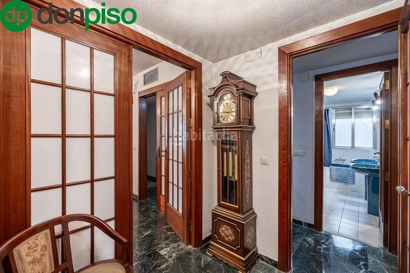 Foto 1ec58f85-1e83-42ea-8ab1-6e9465a59159. Piso en de la constitucion 22 piso en avda. constitución en Granada