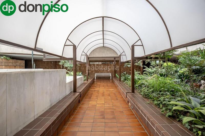 Foto 3e89bd32-e982-45c6-822b-d505f51ebfb0. Piso en de la constitucion 22 piso en avda. constitución en Granada