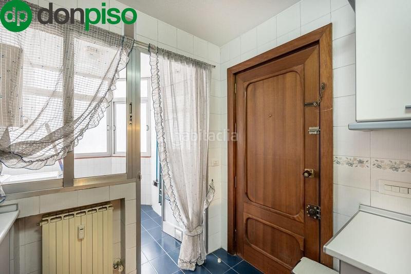 Foto 46141a61-19b7-43b3-b7d4-ac77de5cd91c. Piso en de la constitucion 22 piso en avda. constitución en Granada