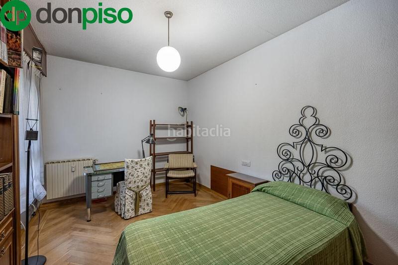 Foto 8917243a-4937-4bc8-a2ad-931b8cc951d4. Piso en de la constitucion 22 piso en avda. constitución en Granada