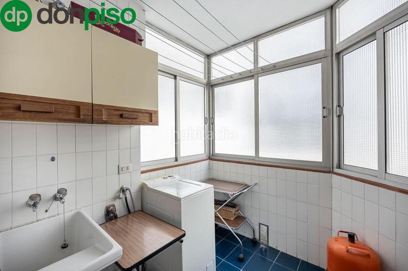 Foto 90d13ac1-52aa-4449-92dc-6878c5e62e09. Piso en de la constitucion 22 piso en avda. constitución en Granada