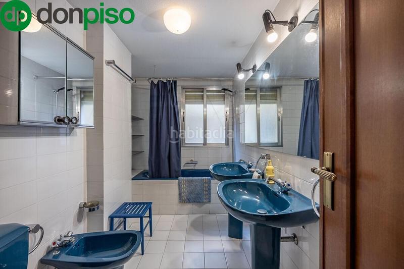 Foto 92b38799-db67-4e9a-89b5-607edb266b18. Piso en de la constitucion 22 piso en avda. constitución en Granada