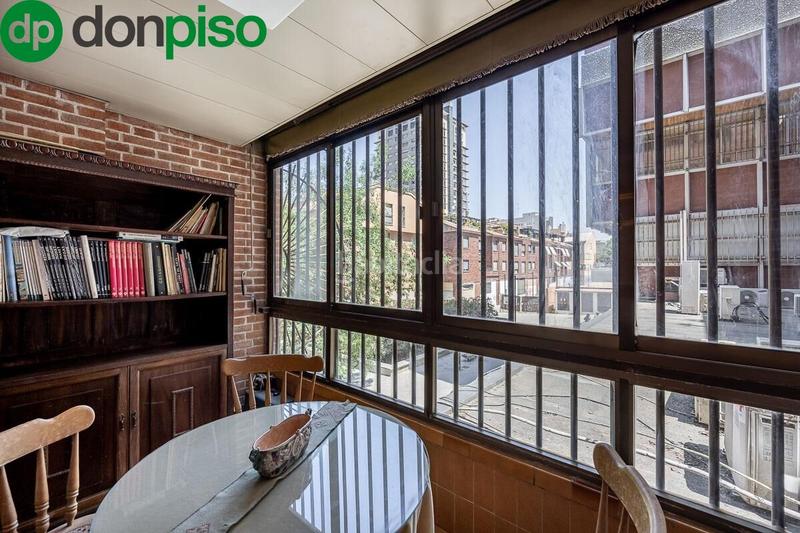 Foto 98dfe1e7-9a2b-4d43-9a91-fd52718a0670. Piso en de la constitucion 22 piso en avda. constitución en Granada