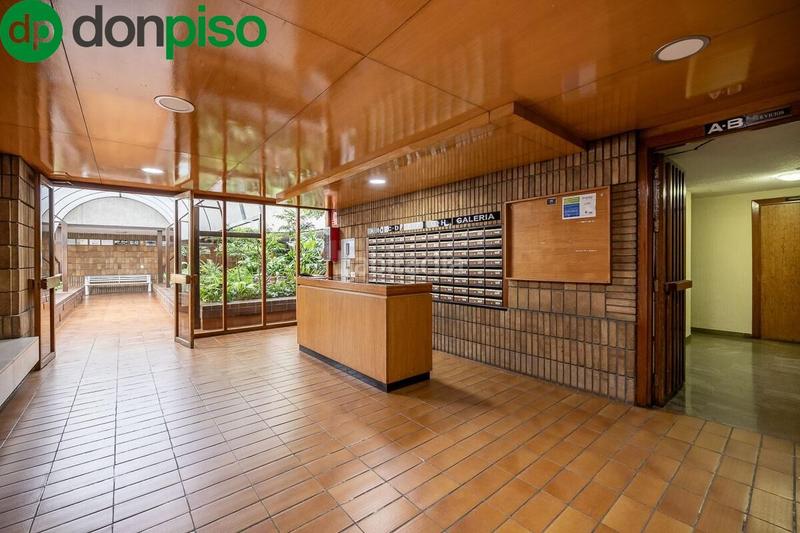 Foto 9938d21e-f648-48b4-bda8-1f6217c6815f. Piso en de la constitucion 22 piso en avda. constitución en Granada