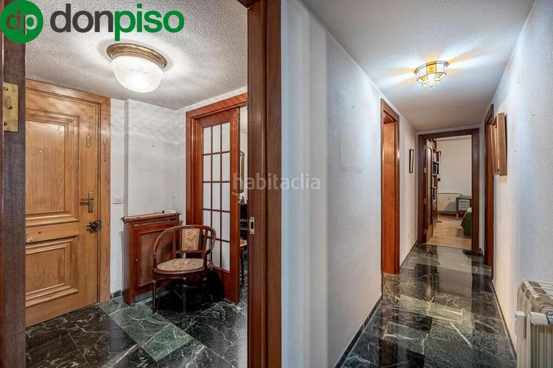 Foto 9d8d0a25-64e1-41ee-b881-b0142c91656d. Piso en de la constitucion 22 piso en avda. constitución en Granada