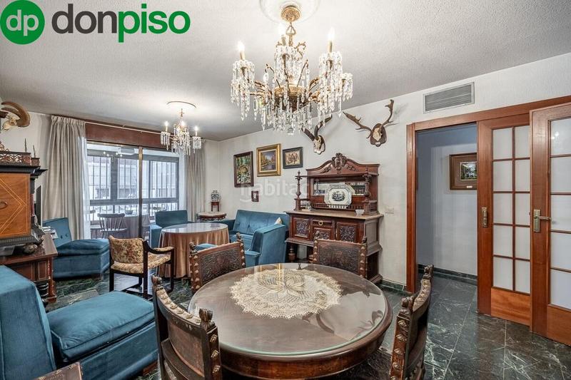 Foto b2d39a08-2b67-4cd0-a4c6-f5e1aee7acf1. Piso en de la constitucion 22 piso en avda. constitución en Granada