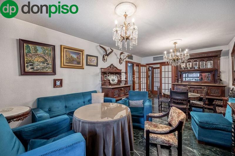 Foto bc931ee1-5c6f-4778-8a62-829cdcf9827d. Piso en de la constitucion 22 piso en avda. constitución en Granada