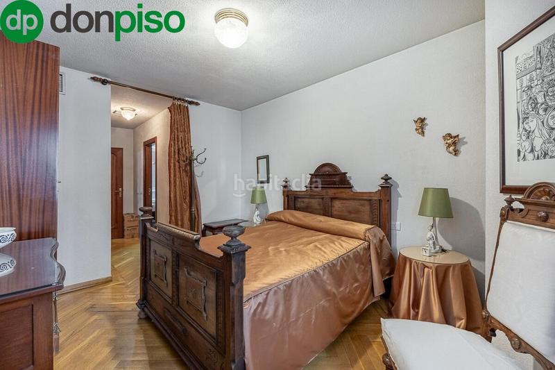 Foto c76ba5b5-e0fc-4a75-ab3d-be6750cb8f95. Piso en de la constitucion 22 piso en avda. constitución en Granada