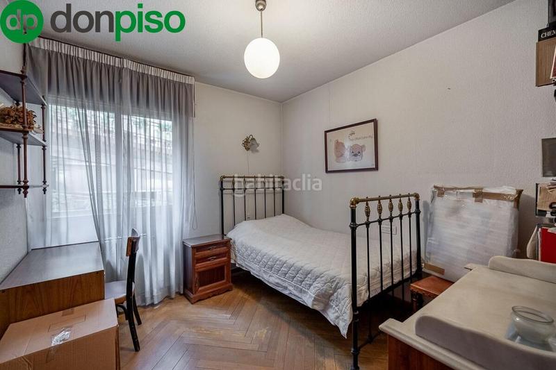 Foto cd379c43-9f55-476e-ac63-c651c98ae70c. Piso en de la constitucion 22 piso en avda. constitución en Granada