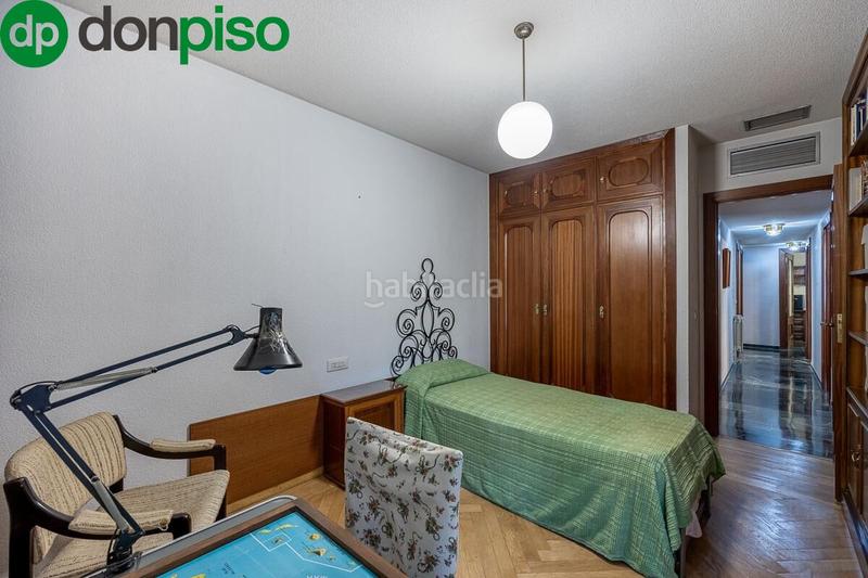 Foto d901a7f1-2511-4e94-8efe-bdd4eeaffc9a. Piso en de la constitucion 22 piso en avda. constitución en Granada