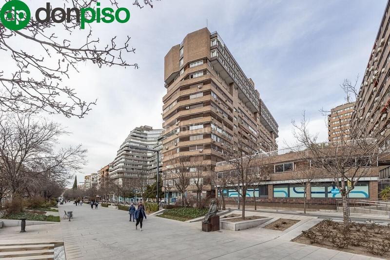 Foto e1f9c4e1-d94f-47e6-8e5a-9b3da6b0bc7e. Piso en de la constitucion 22 piso en avda. constitución en Granada