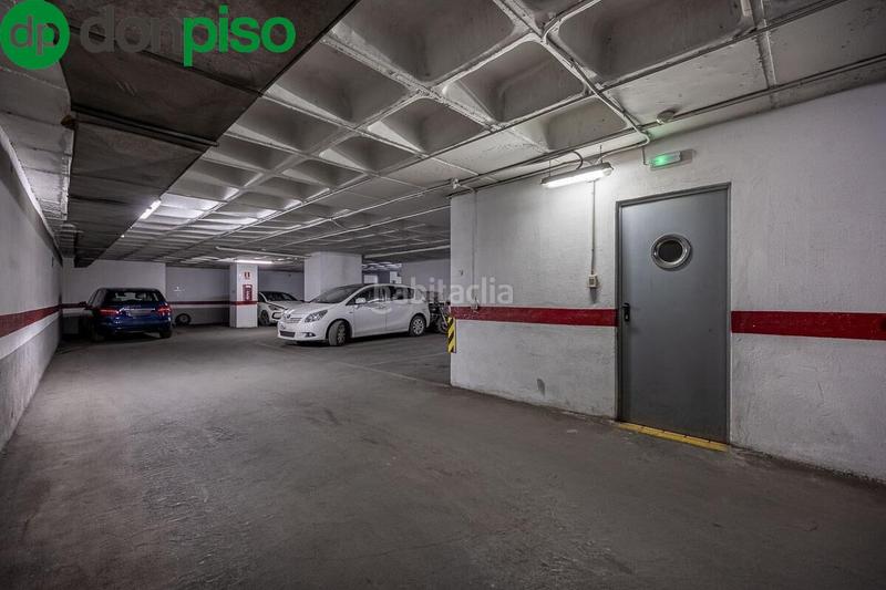 Foto e48472c6-158c-4c0d-b9e1-43e41d9c2b21. Piso en de la constitucion 22 piso en avda. constitución en Granada