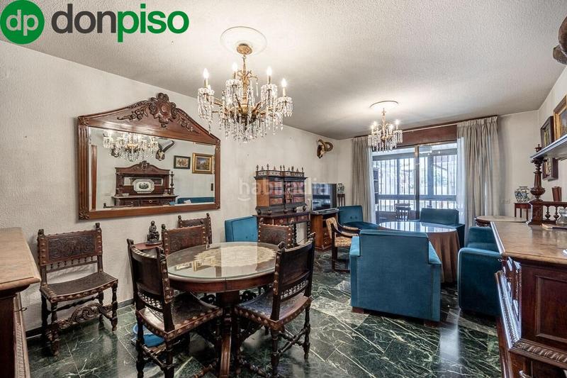 Foto f904f052-ede6-4c4f-9f2c-f88d304032bd. Piso en de la constitucion 22 piso en avda. constitución en Granada