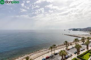 Pis a Paseo de la reina sofía 11. Oportunidad única en la costa tropical piso de 4 dormitorios en
