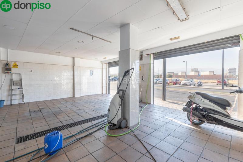 Foto 2ea9f626-c1dd-4159-818e-93d43999bd0c. Local comercial fantástico local en ubicación inmejorable! en Maracena