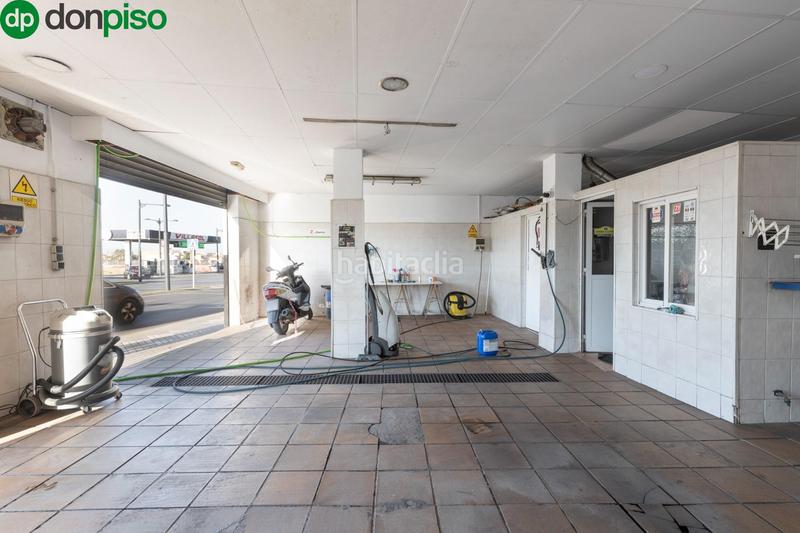 Foto 6a9cb653-20e1-45d6-a94d-e6531e5d0147. Local comercial fantástico local en ubicación inmejorable! en Maracena