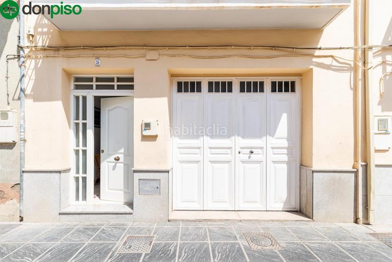 Foto a9437c14-a7d0-48cc-b7fb-056e24b93d04. Casa adosada en hoyo 5 encantadora vivienda adosada en el corazón granada en Santa Fe