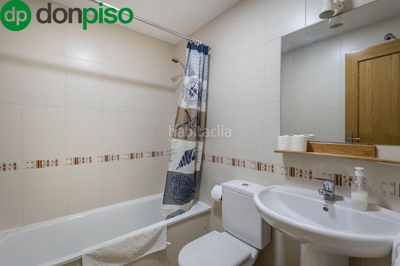 Foto c25e8d9a-4938-4c66-966a-07cb0d43313e. Piso  de 2 dormitorios plaza garaje trastero en calle principal b avda. madrid en Monachil